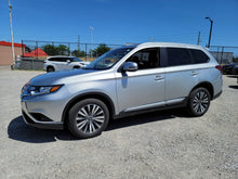 Load image into Gallery viewer, 2020 Mitsubishi Outlander EX  7PASS SOLD
