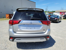 Load image into Gallery viewer, 2020 Mitsubishi Outlander EX  7PASS SOLD
